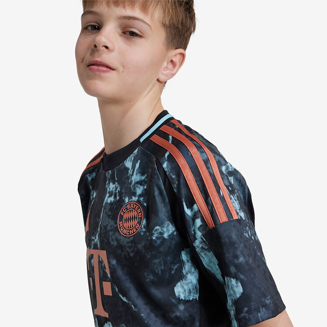 Conjunto Infantil Adidas Bayern de Munique 2024/25 II Torcedor