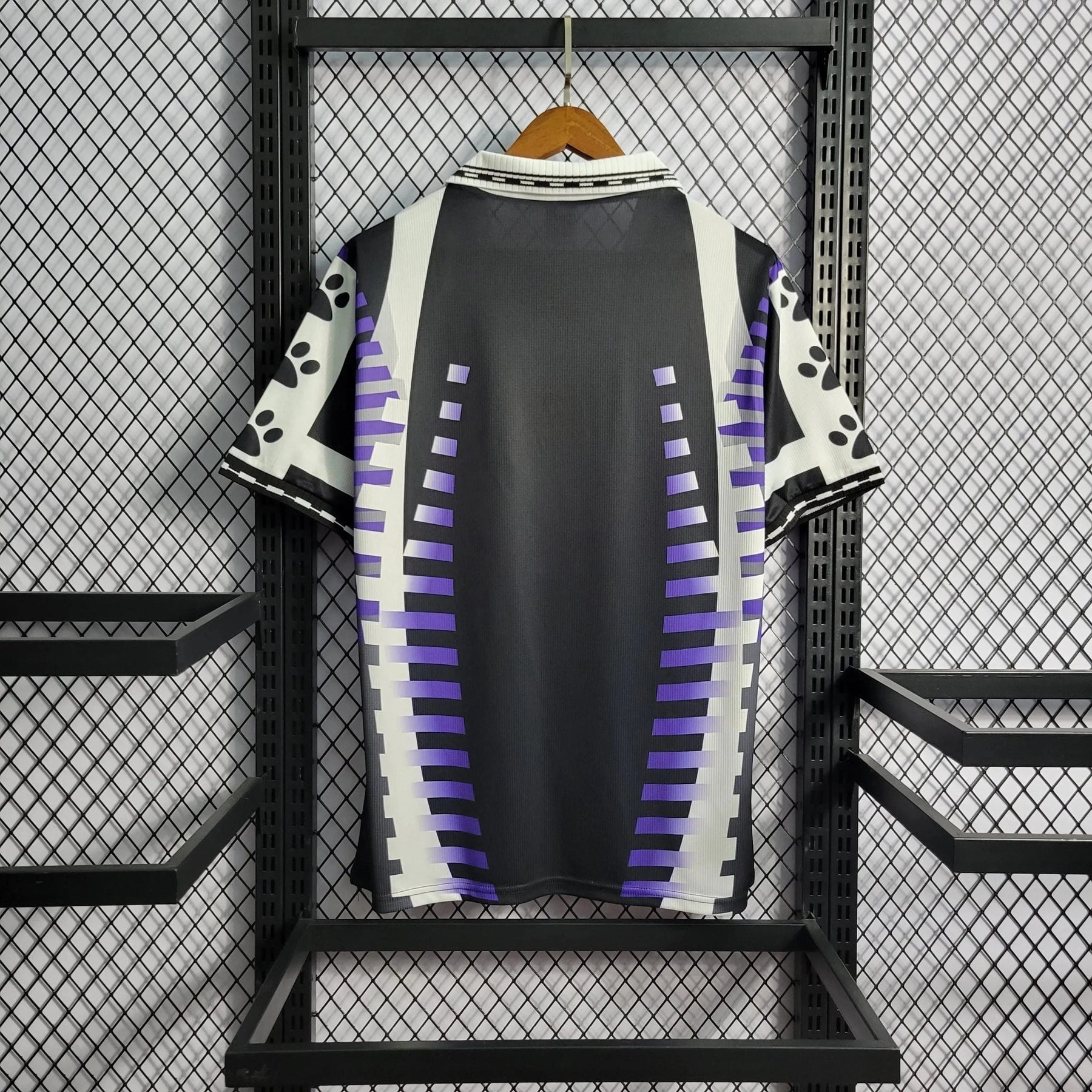 Real Madrid - Retro Away 1997/98 Jersey
