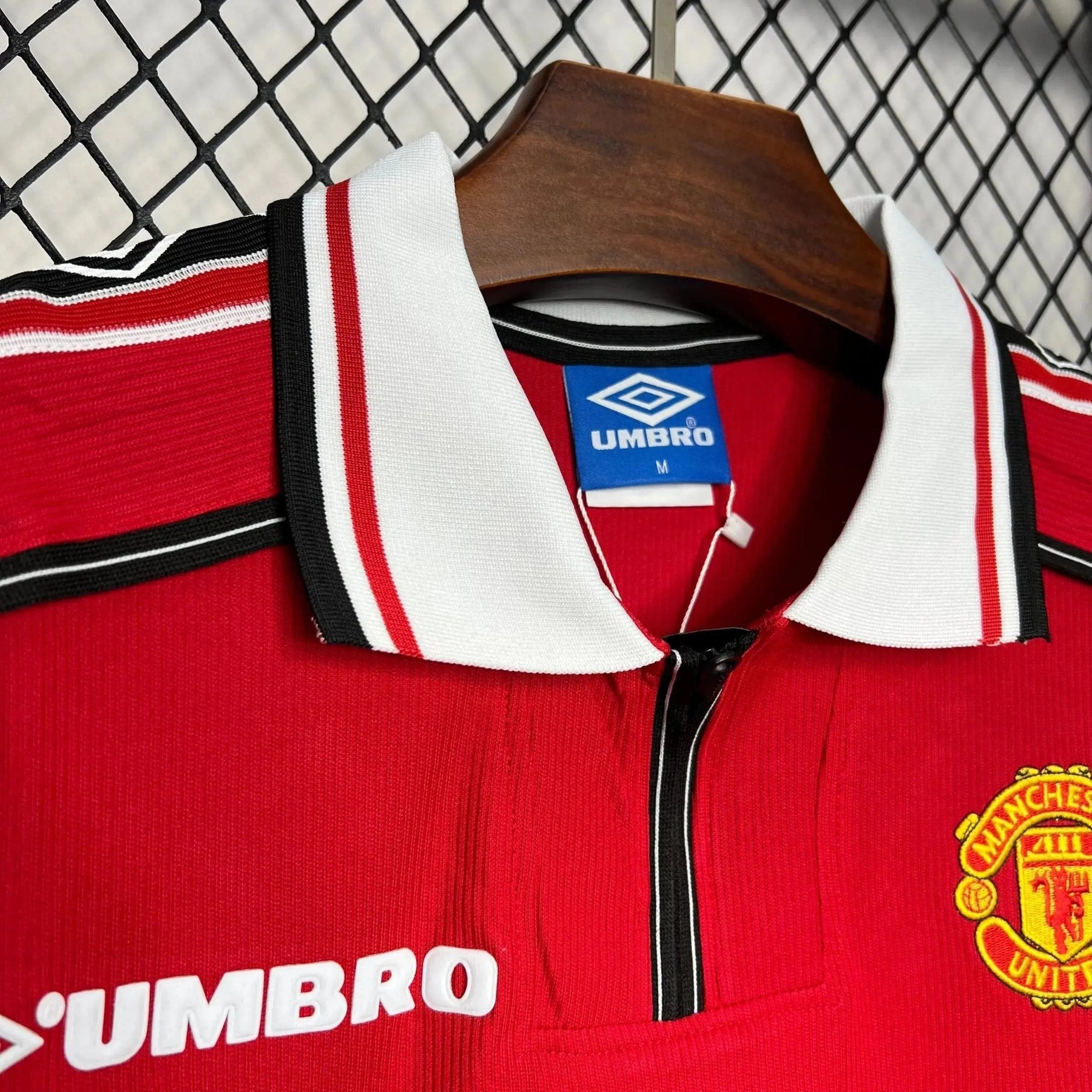 Manchester United - Retro Home 1998/99 Jersey