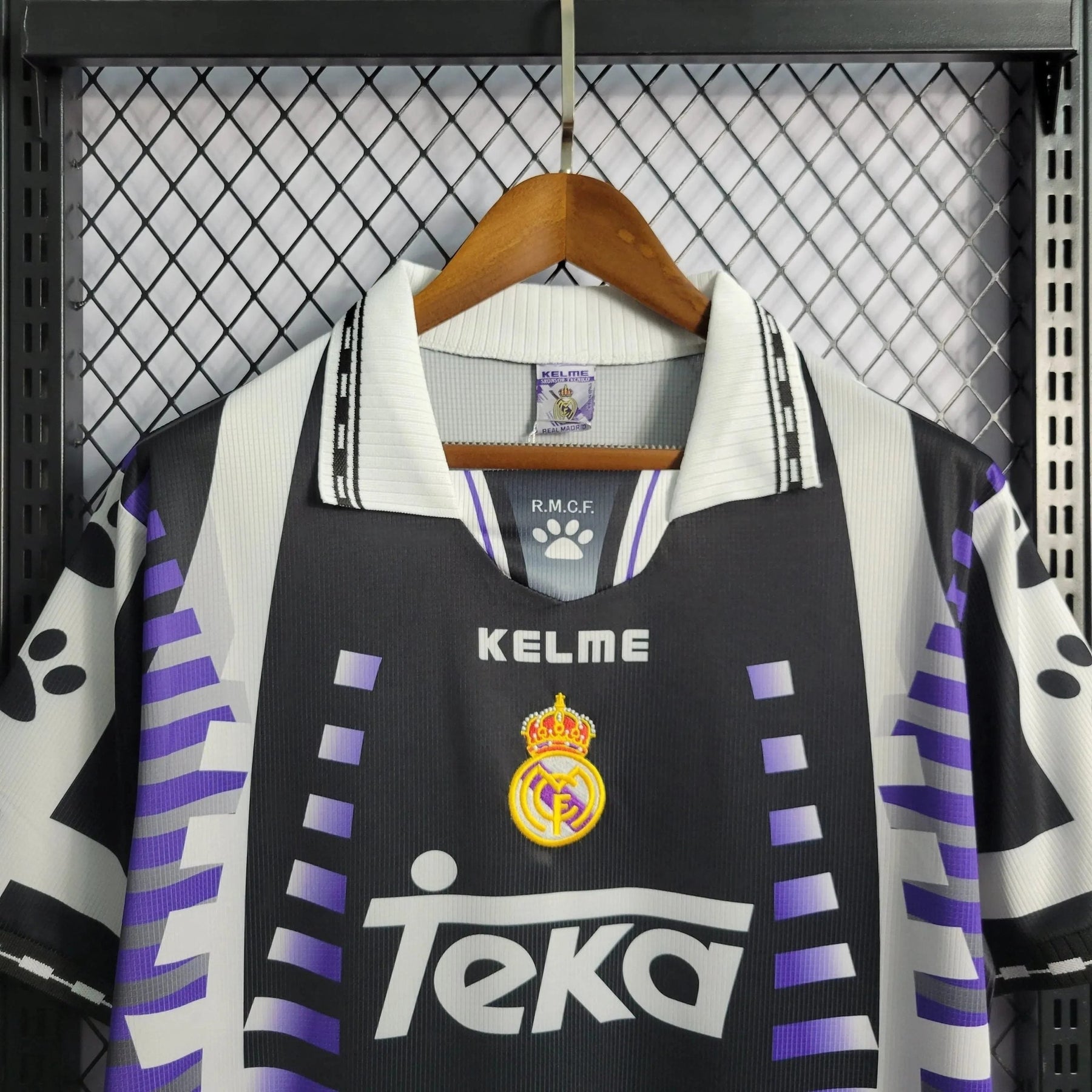 Real Madrid - Retro Away 1997/98 Jersey