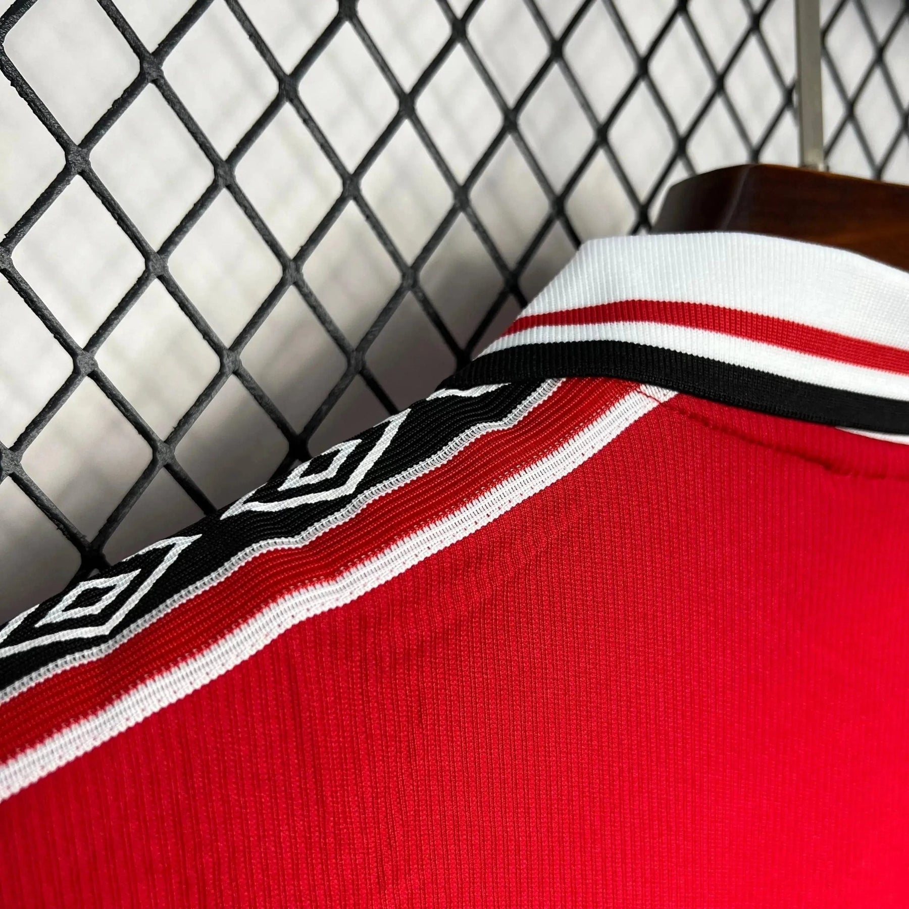 Manchester United - Retro Home 1998/99 Jersey