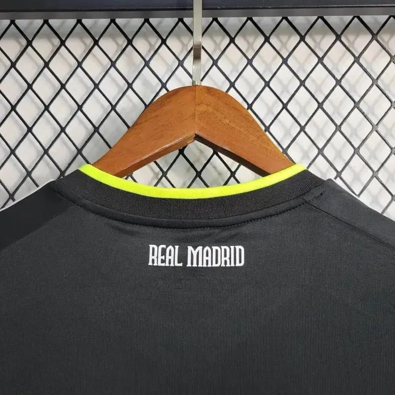 Real Madrid - Retro Away 2010/11 Long Sleeve Jersey