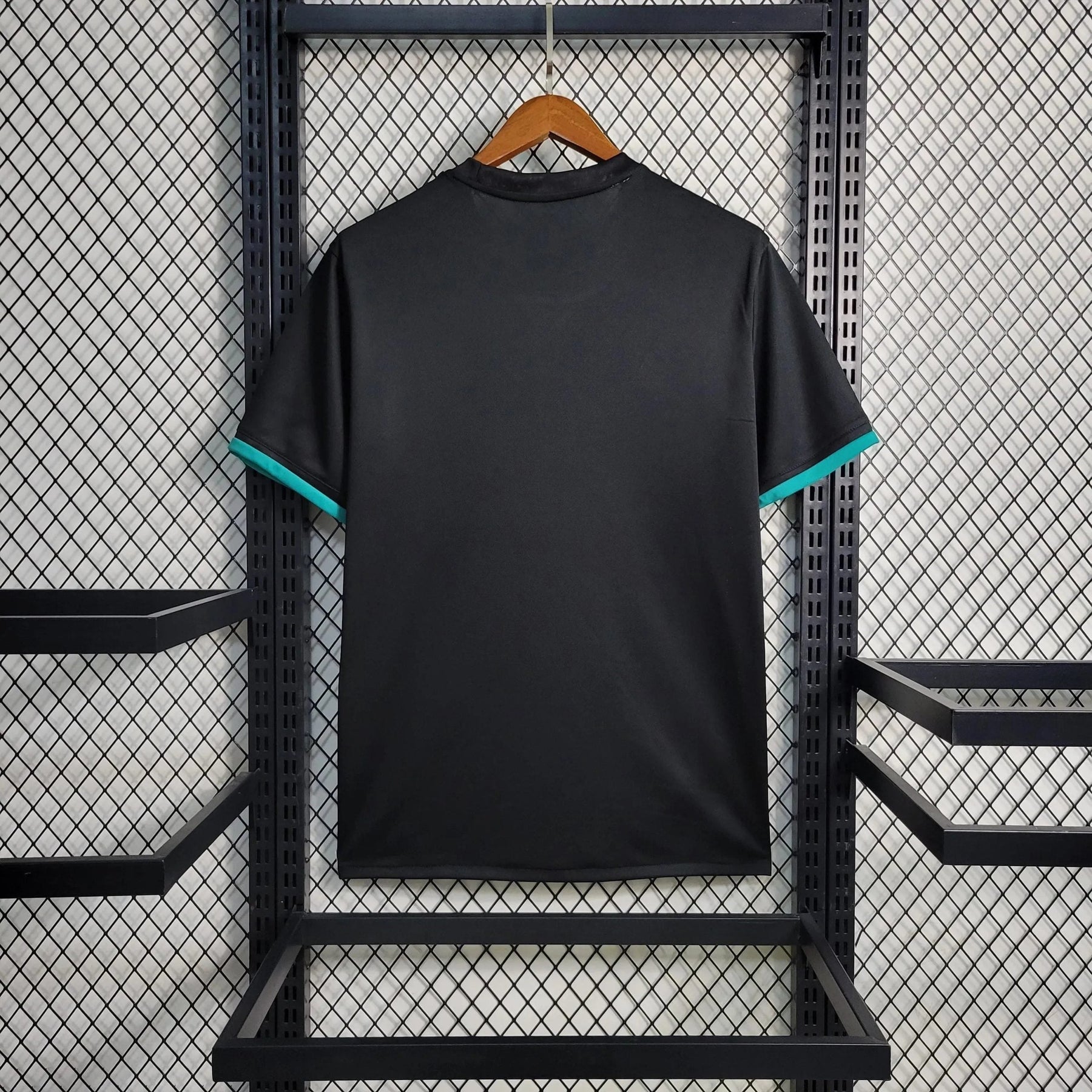 Real Madrid - Retro Away 17/18 Jersey