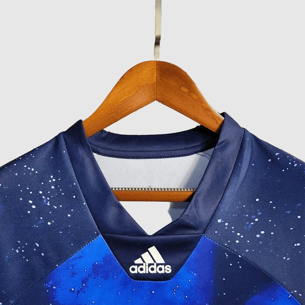 Real Madrid - Retro Special Edition Jersey