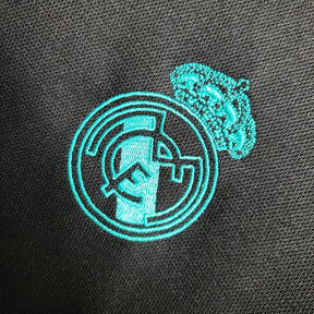 Real Madrid - Retro Away 17/18 Jersey