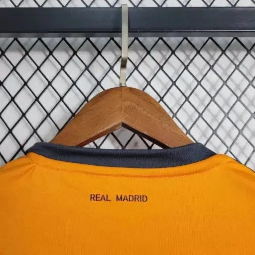 Real Madrid - Retro Away 13/14 Jersey