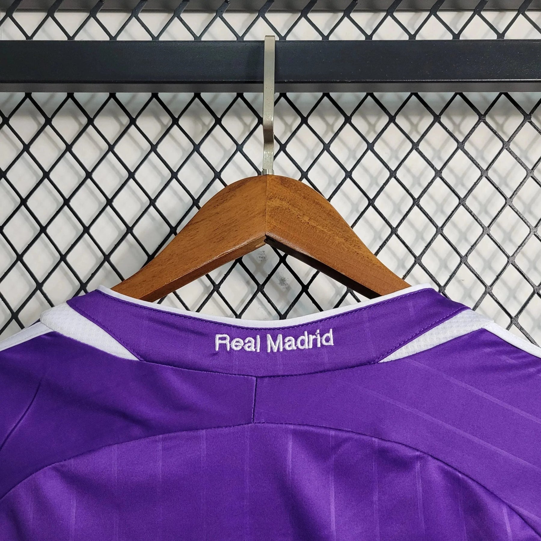 Real Madrid - Retro Away 2006 Jersey