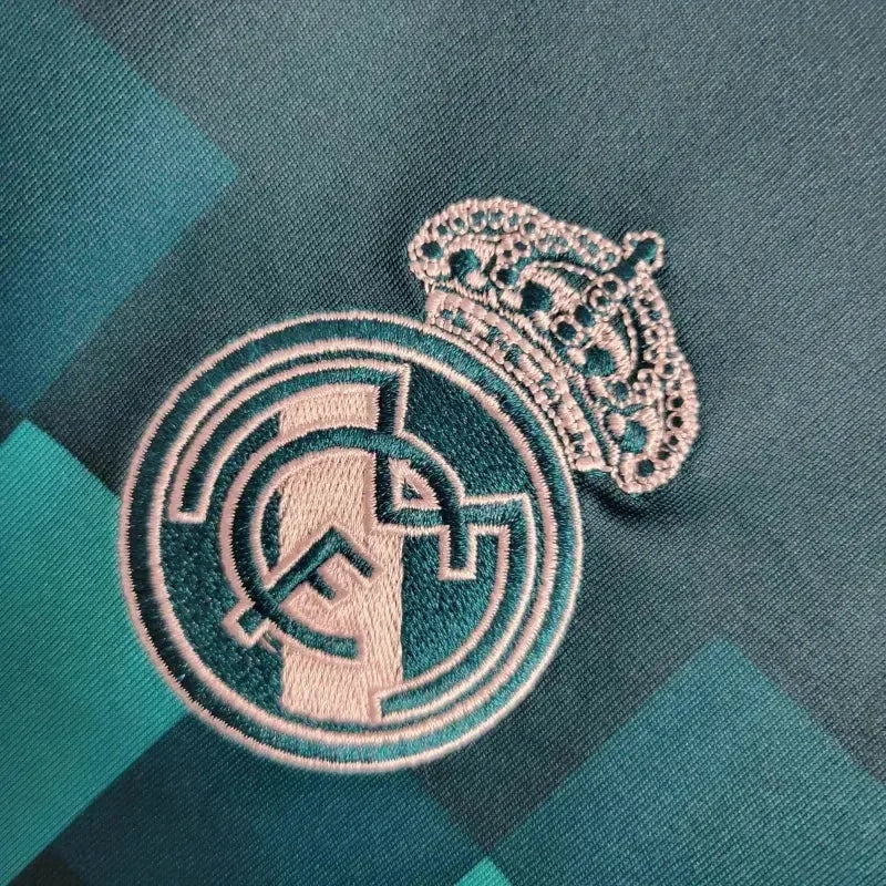 Real Madrid - Retro 2017/18 Long Sleeve Jersey
