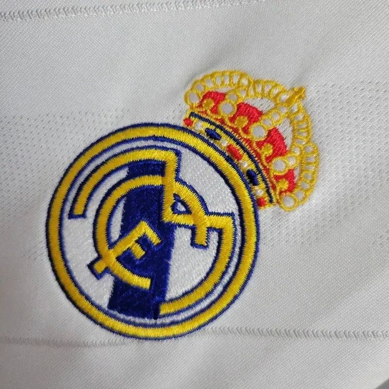 Real Madrid - Retro Home 2017/18 Jersey