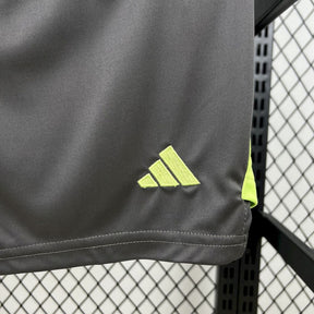 Bayern Munich - Goalkeeper 2 25/26 Kids Jersey Kit