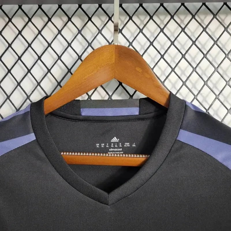 Real Madrid - Retro Away 2016/17 Long Sleeve Jersey