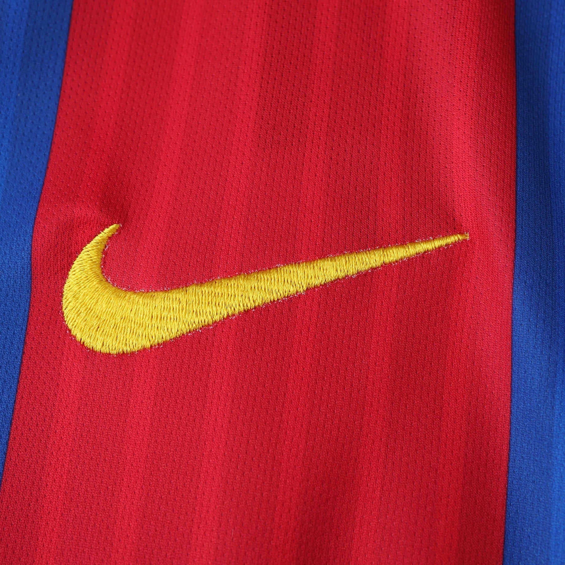 Barcelona - Retro Home 2016/17 Jersey