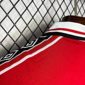 Manchester United - Retro Home 1998/99 Jersey