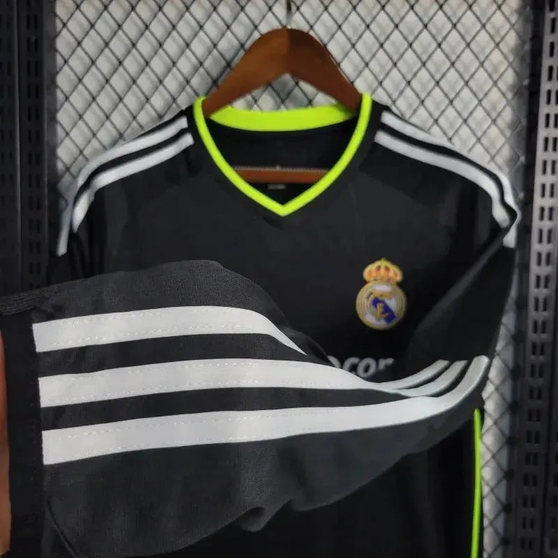 Real Madrid - Retro Away 2010/11 Long Sleeve Jersey