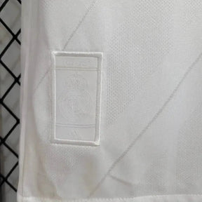 Real Madrid - Retro Home 2017/18 Jersey