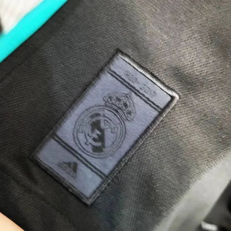 Real Madrid - Retro Away 2017/18 Long Sleeve Jersey