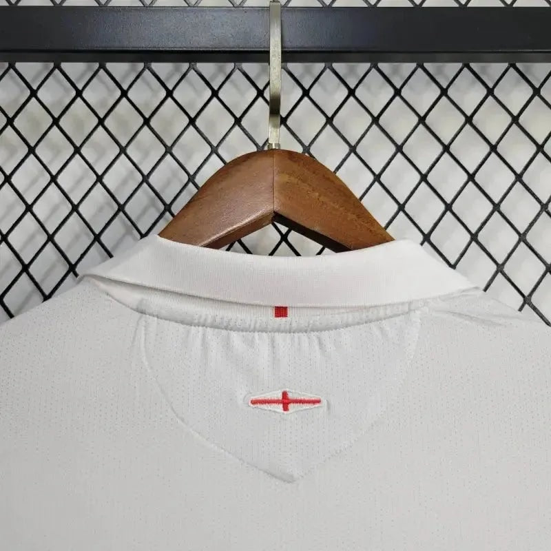 England - Retro Home 2005 Jersey