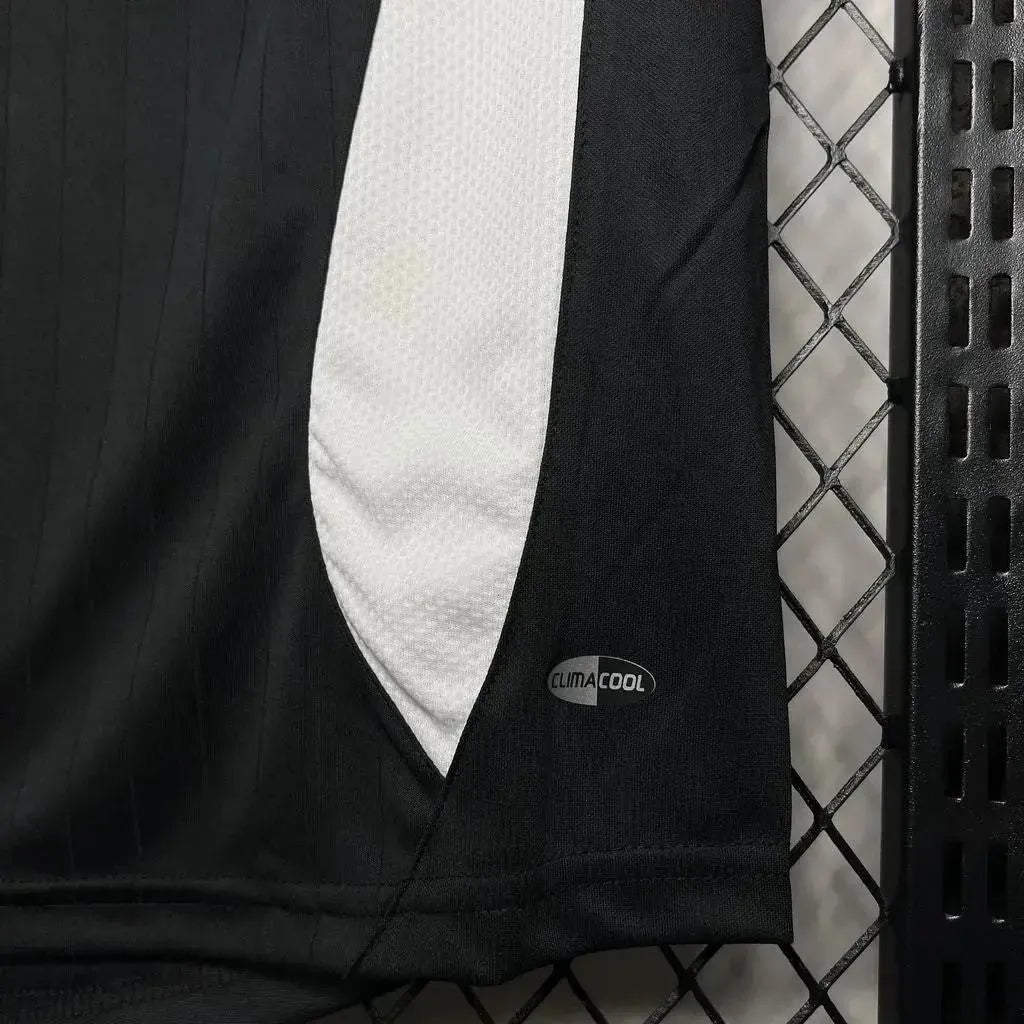 Real Madrid - Retro Away 2006/07 Jersey