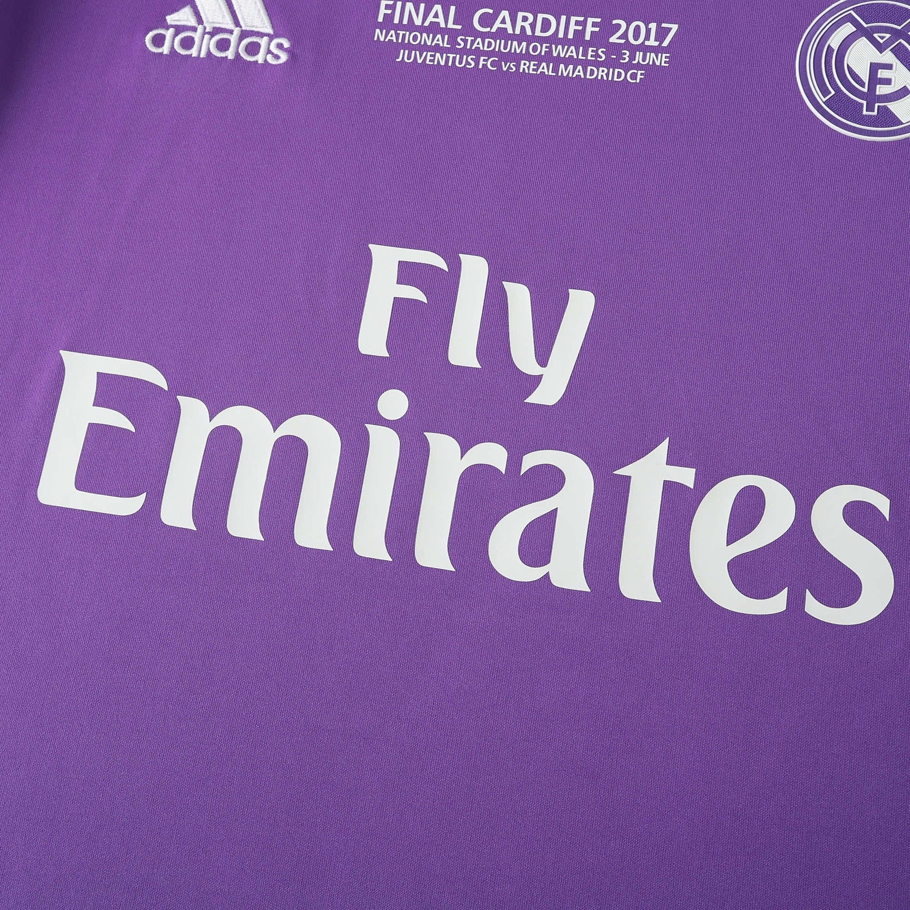 Real Madrid - Retro Away 17/18 Jersey