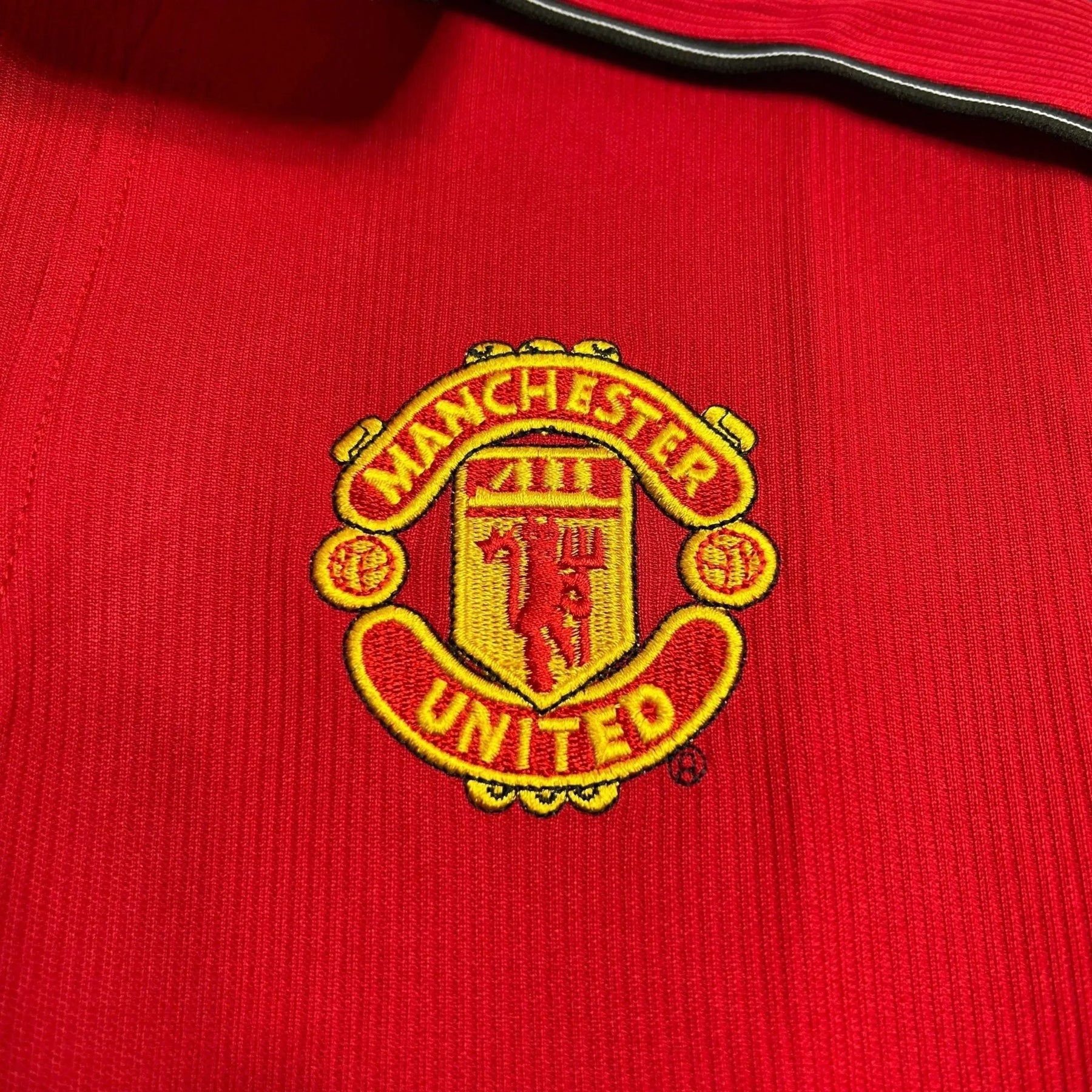 Manchester United - Retro Home 1998/99 Jersey