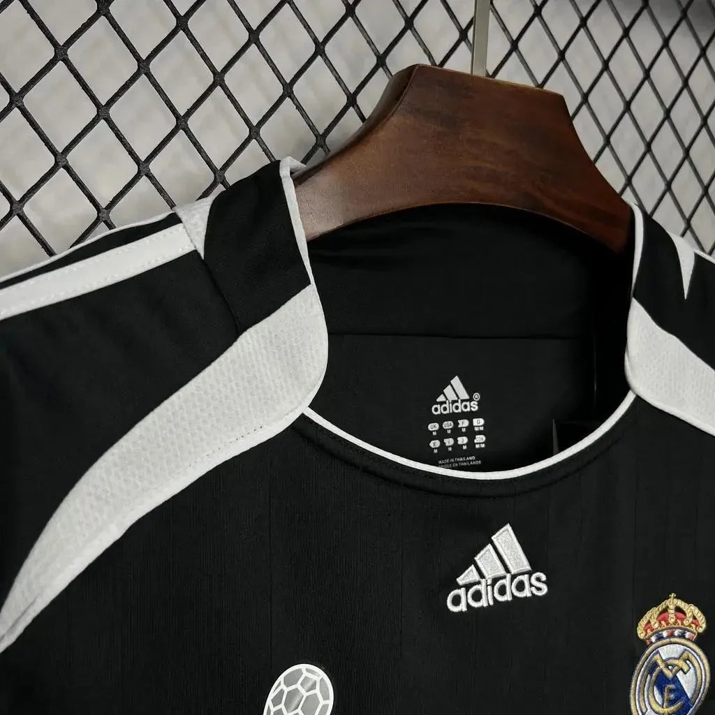 Real Madrid - Retro Away 2006/07 Jersey