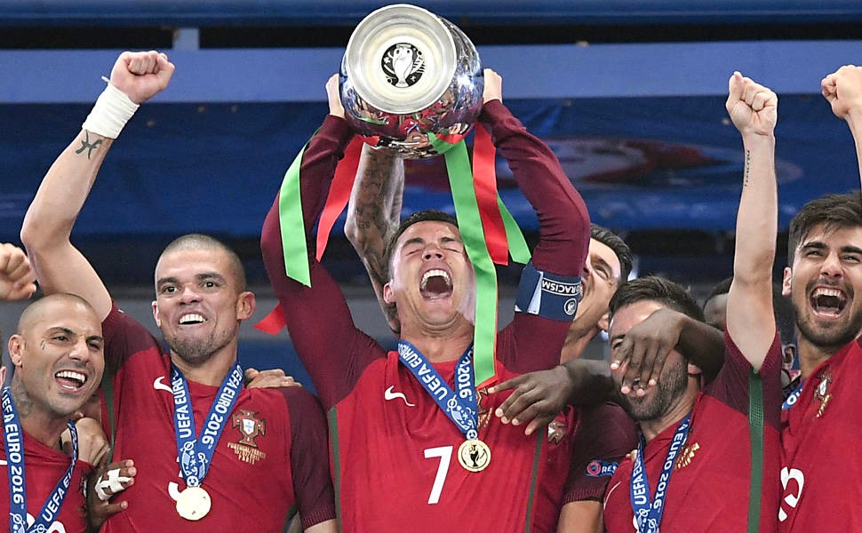Portugal Retro Camiseta Local 2016 - Manga Larga